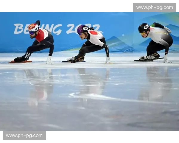 速滑首发：在冰面上挥洒第一道光芒